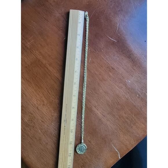 VINTAGE GOLD TONE ST ANTHONY PRAY FOR US ROUND PENDANT CHARM Necklace - Picture 6 of 6